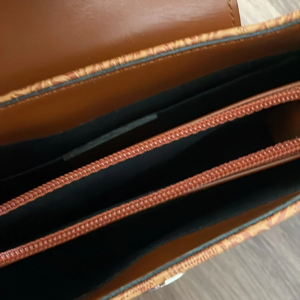 Artisan Aesthetic Embossed Leather Shoulder Women Bag NWT